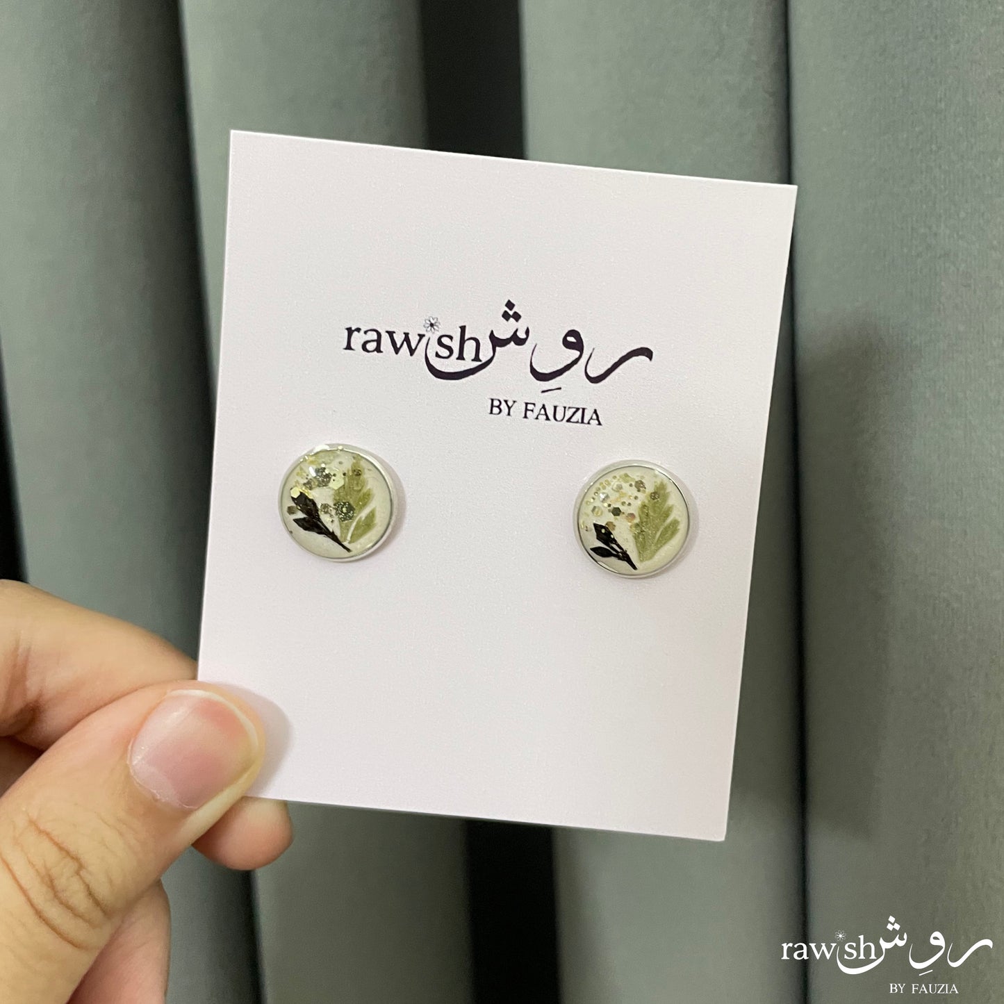 Off White Floral round studs