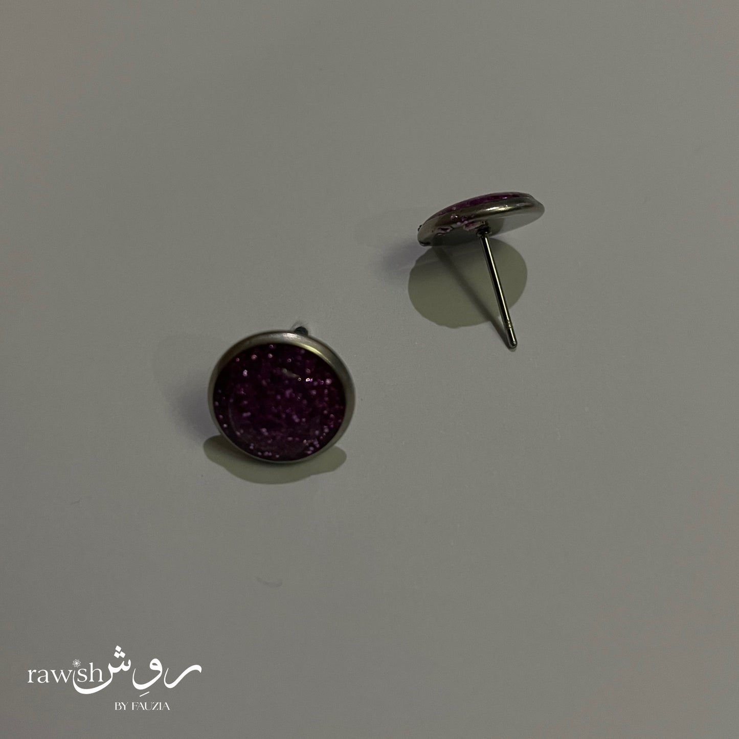 Glittery mini resin studs