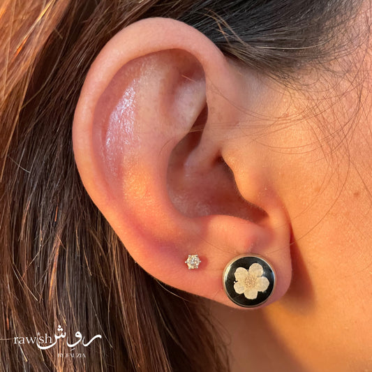 Little blossom black round studs