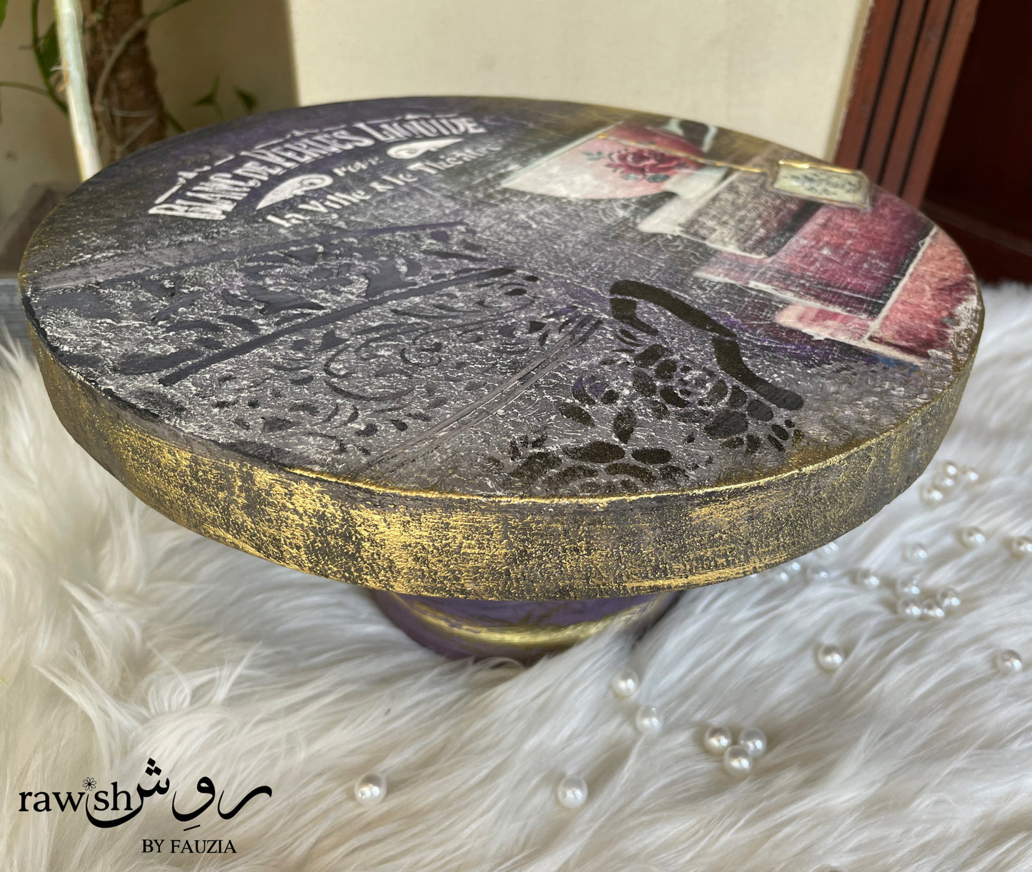 Round Table Riser