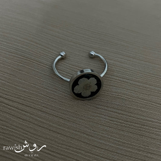 Black Ultimate floral ring